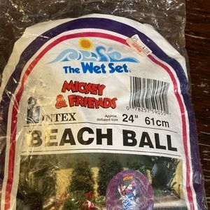 Vintage The Wet Set Mickey and friends 24” beach ball